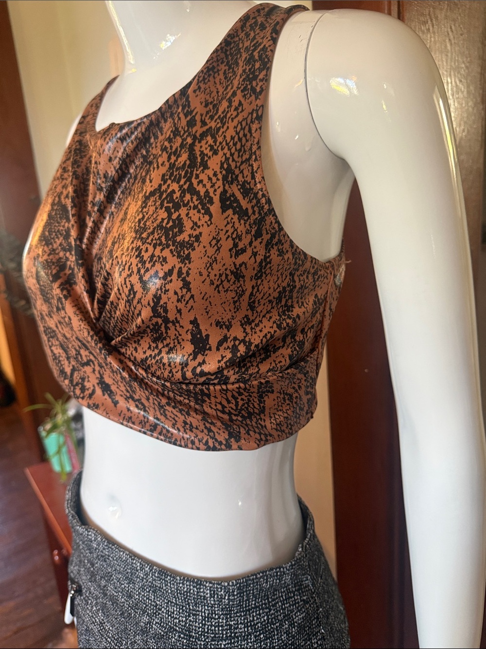 Size small Brown Snake-Print Sleeveless Crop Top elastic built-in sports bra